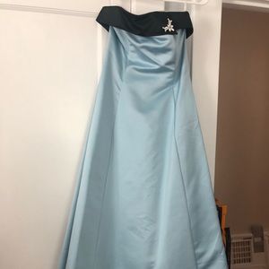 Prom dress only worn once